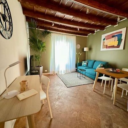 ミラノSplendido Bilocale In Via Madonnina, Zona Breraアパートメント エクステリア 写真